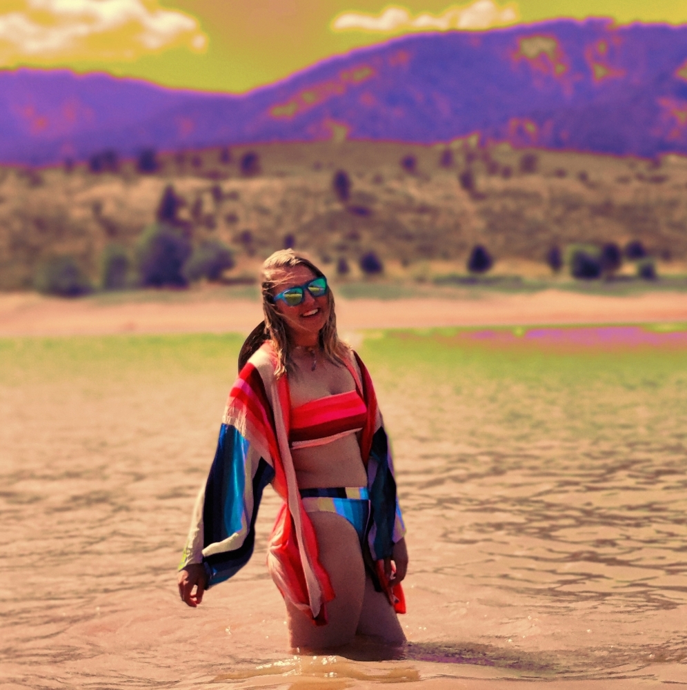 Meet Rae, @dotsontheglobe - Picture 4 of 6